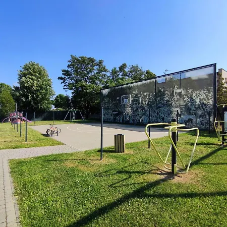 Zachodnia * 尤斯托尼莫斯基